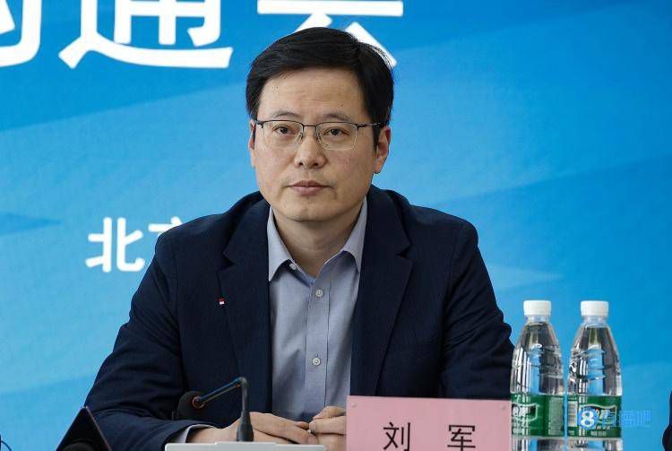 罚男仆夹震蛋器憋尿虐乳双性动漫